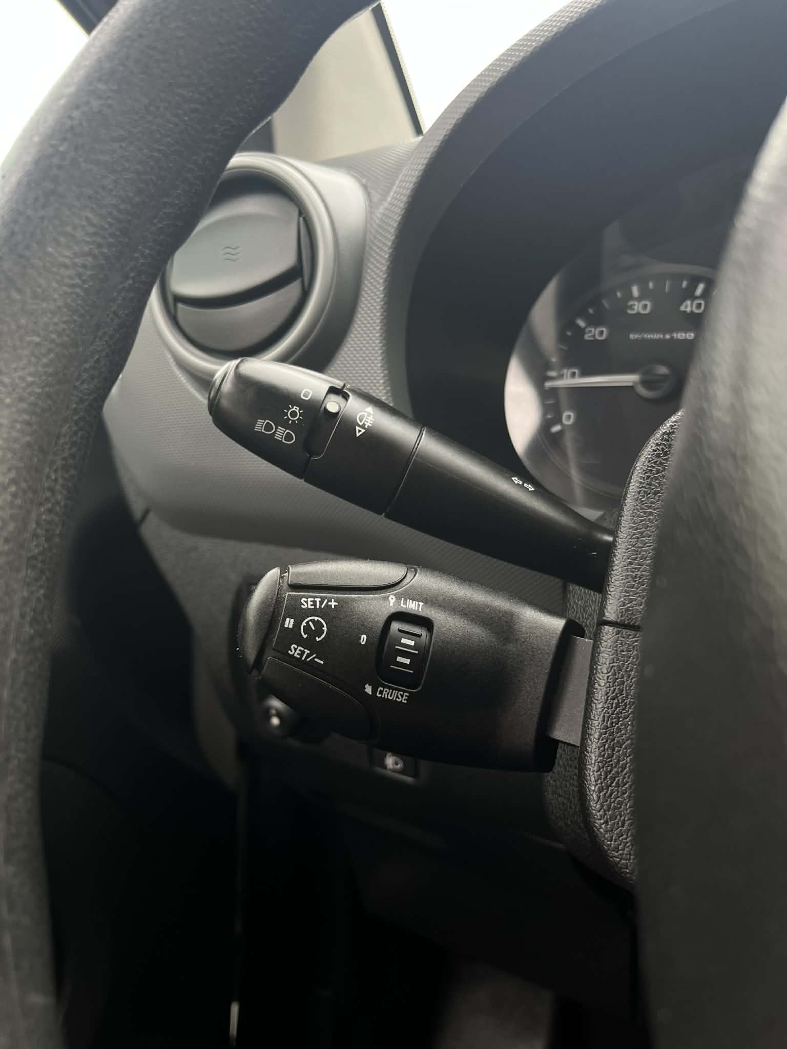 PEUGEOT PARTNER II      2018         107 000 km        DIESEL     100ch