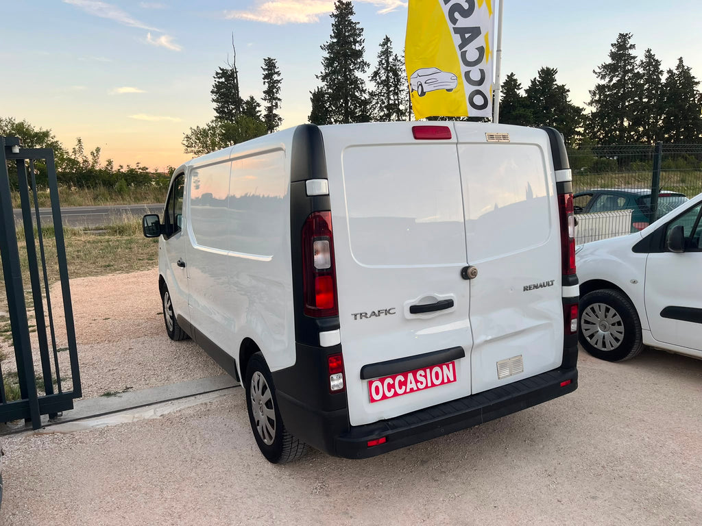 RENAULT TRAFIC III FOURGON GRAND CONFORT L1H1 DCI 95ch Entretien à jour ✅ Contrôle technique ✅ Garantie 12 Mois