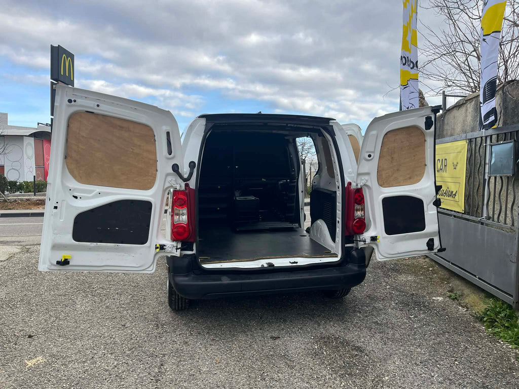 PEUGEOT PARTNER II      2018         107 000 km        DIESEL     100ch