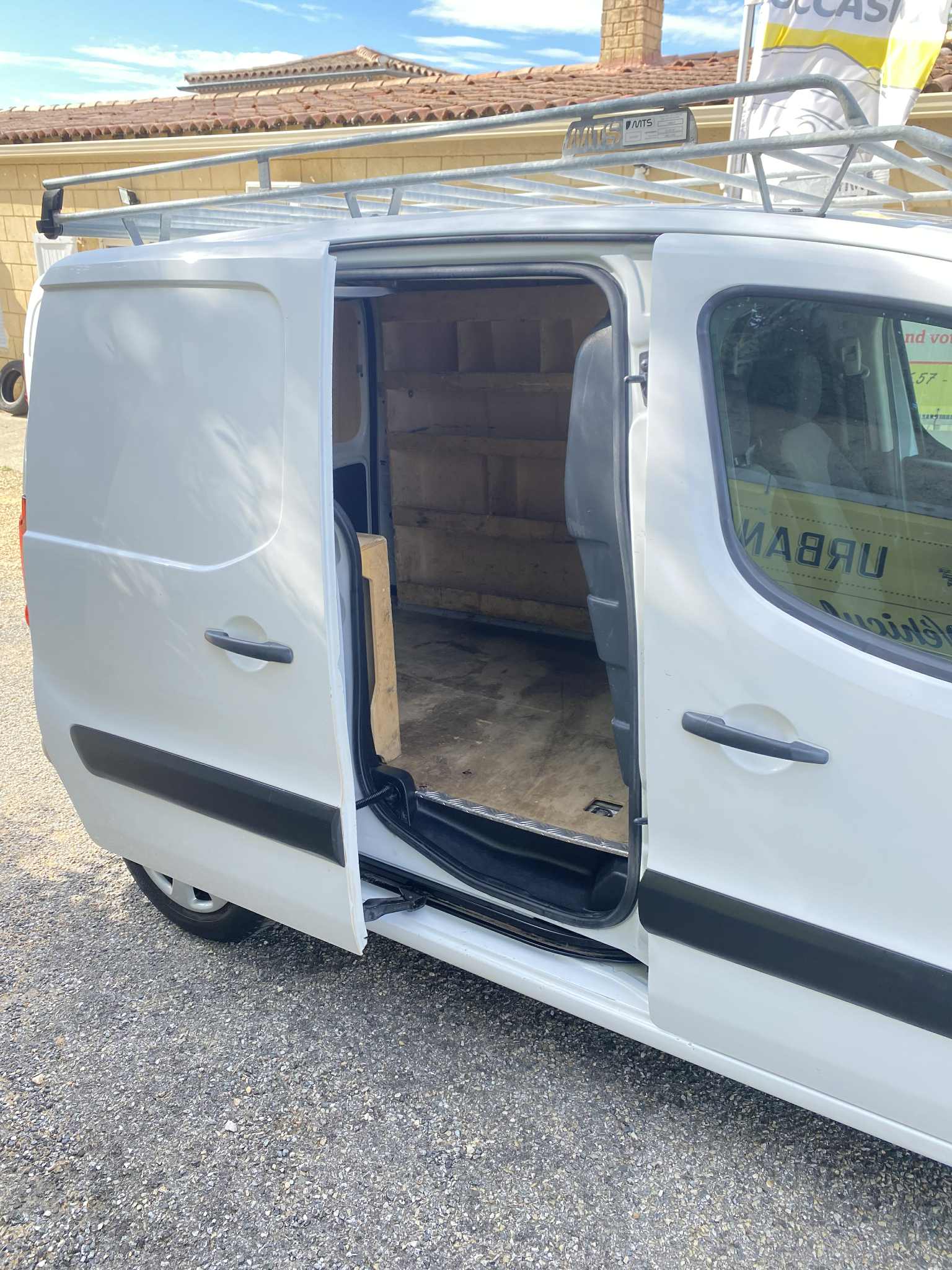 Peugeot   Partner    2018    1.6 HDI  100ch      103000 Km