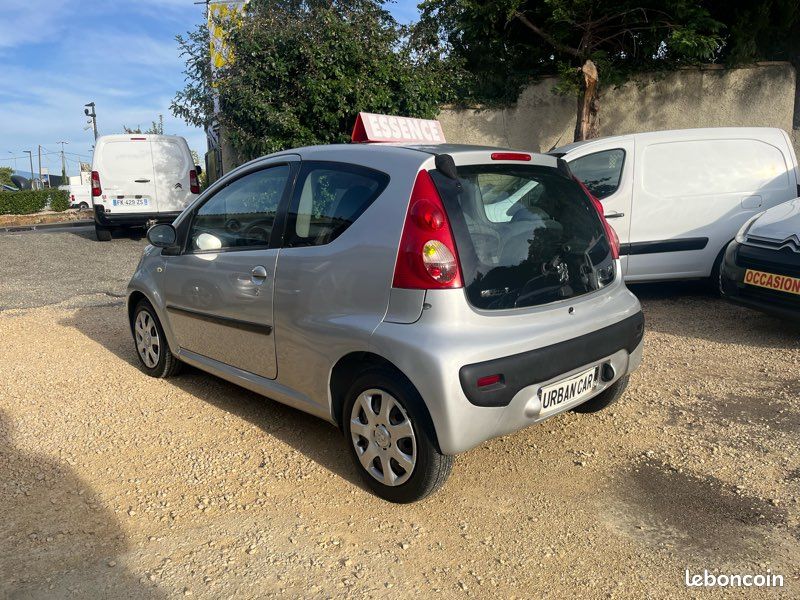 Peugeot 107  2007    1.0 i   150 000 km