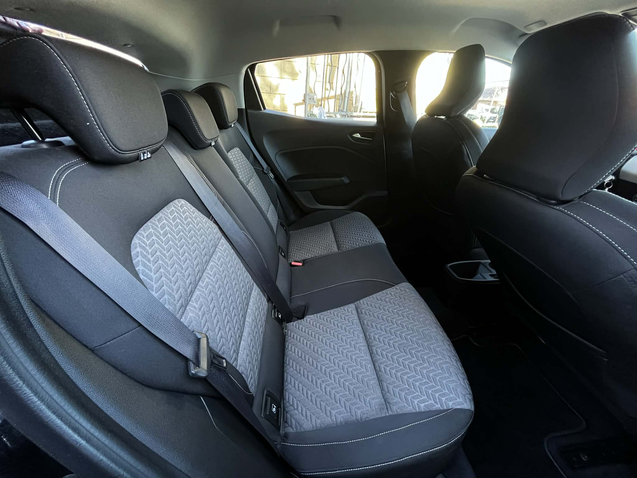 RENAULT CLIO V  1.0 TCE 90ch  EVOLUTION  30 000 km   2023