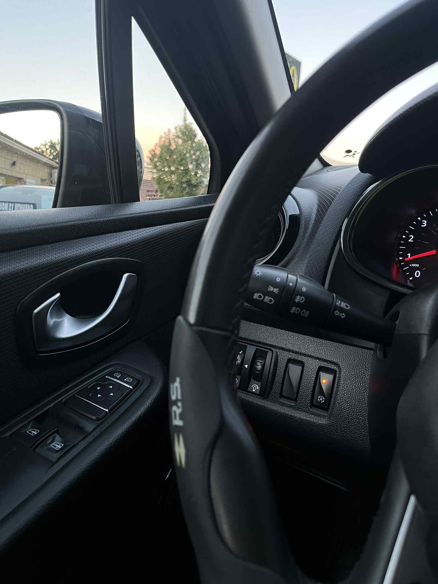 RENAULT CLIO IV (2) 1.5 DCI 75 ENERGY LIMITED