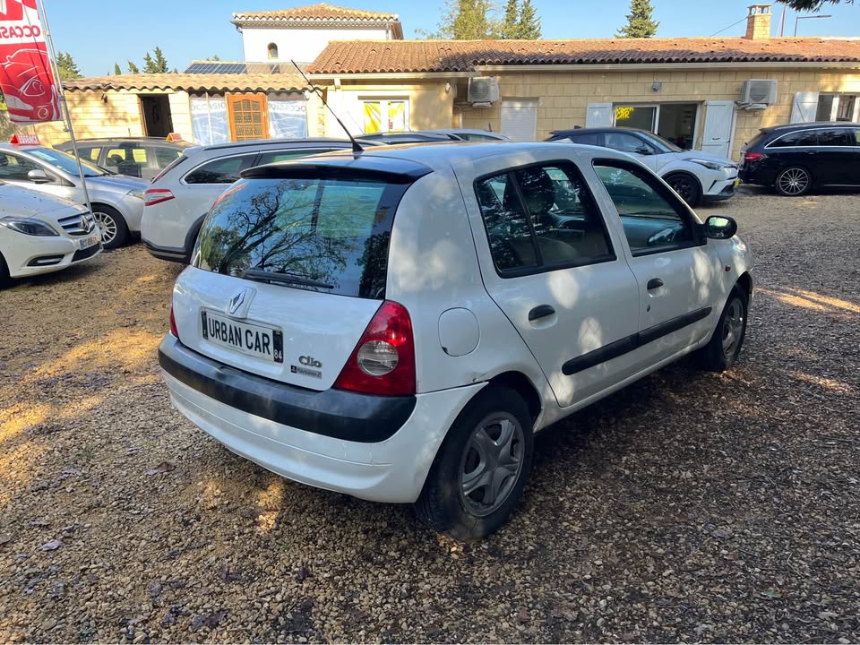 Renault   Clio 2    phase 2    1.2i 75ch   ESSENCE   2002   197 000km