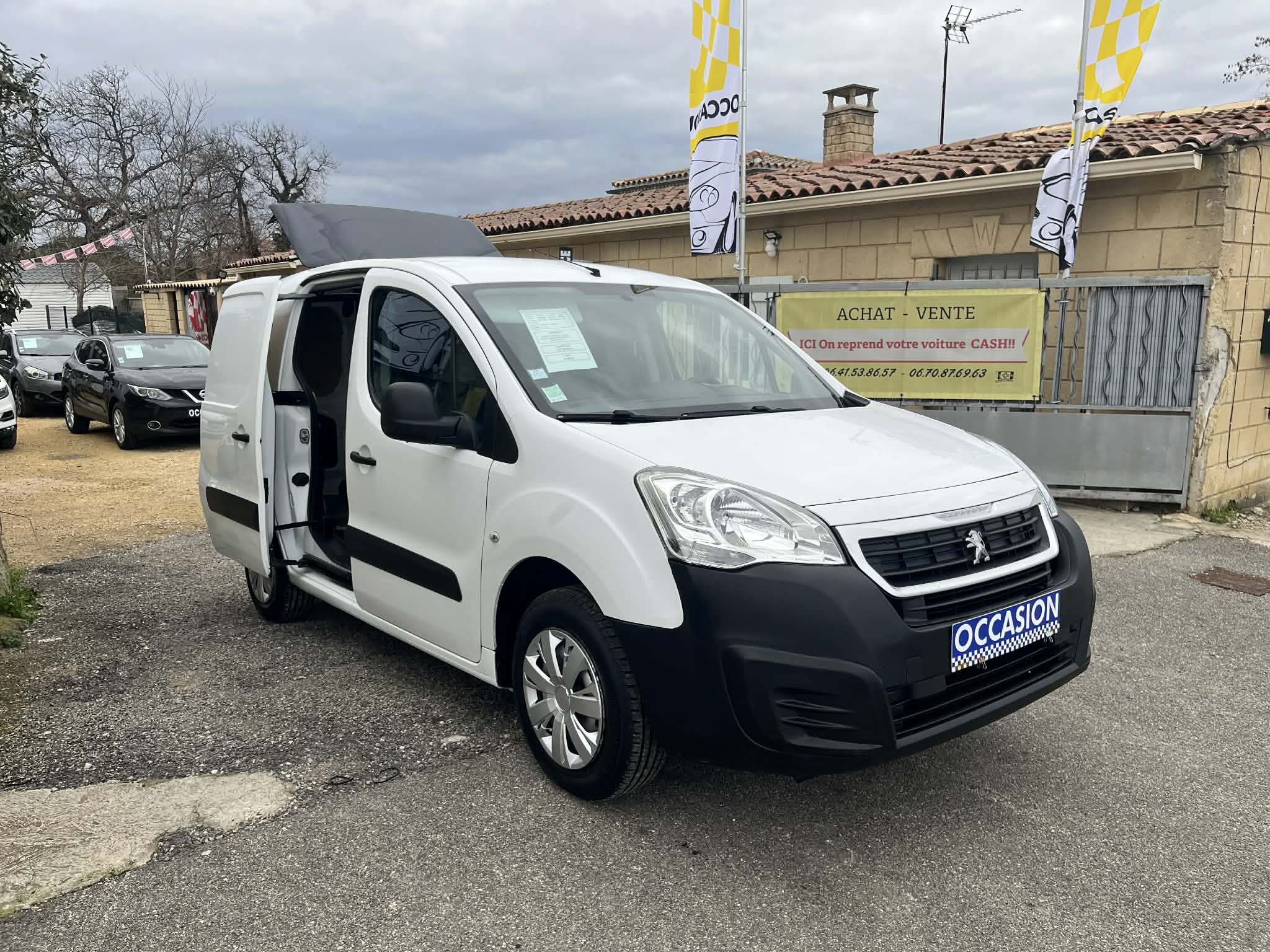PEUGEOT PARTNER II      2018         107 000 km        DIESEL     100ch