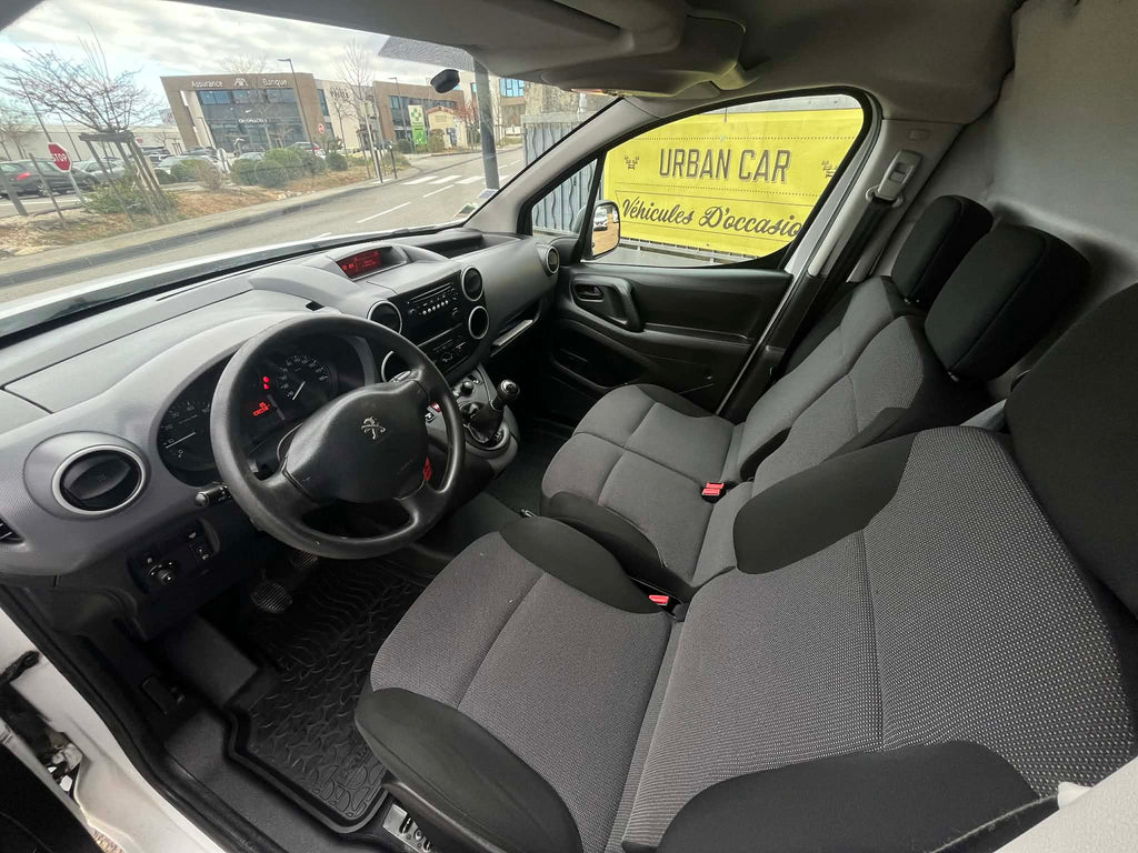 PEUGEOT PARTNER II      2018         107 000 km        DIESEL     100ch