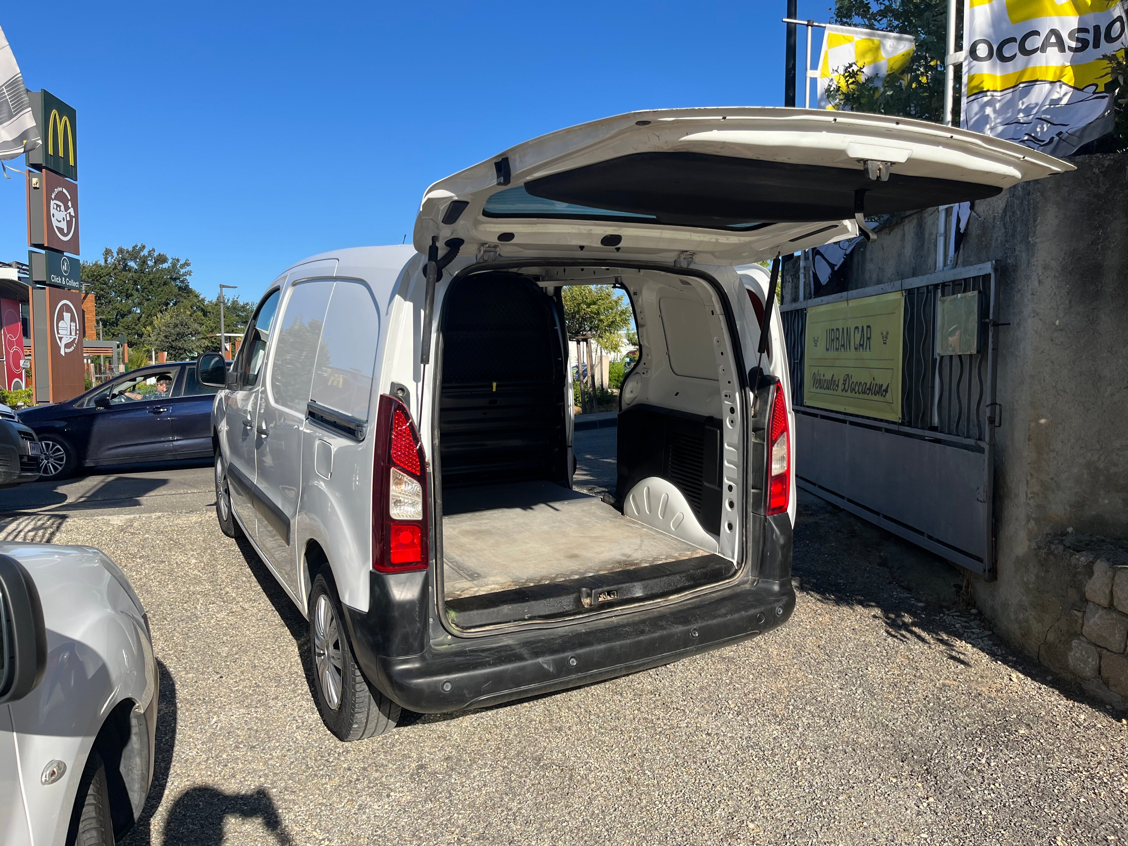 PEUGEOT PARTNER  FOURGON STANDARD   1.6 BLUEHDI  100ch  PREMIUM PACK  109 000 km