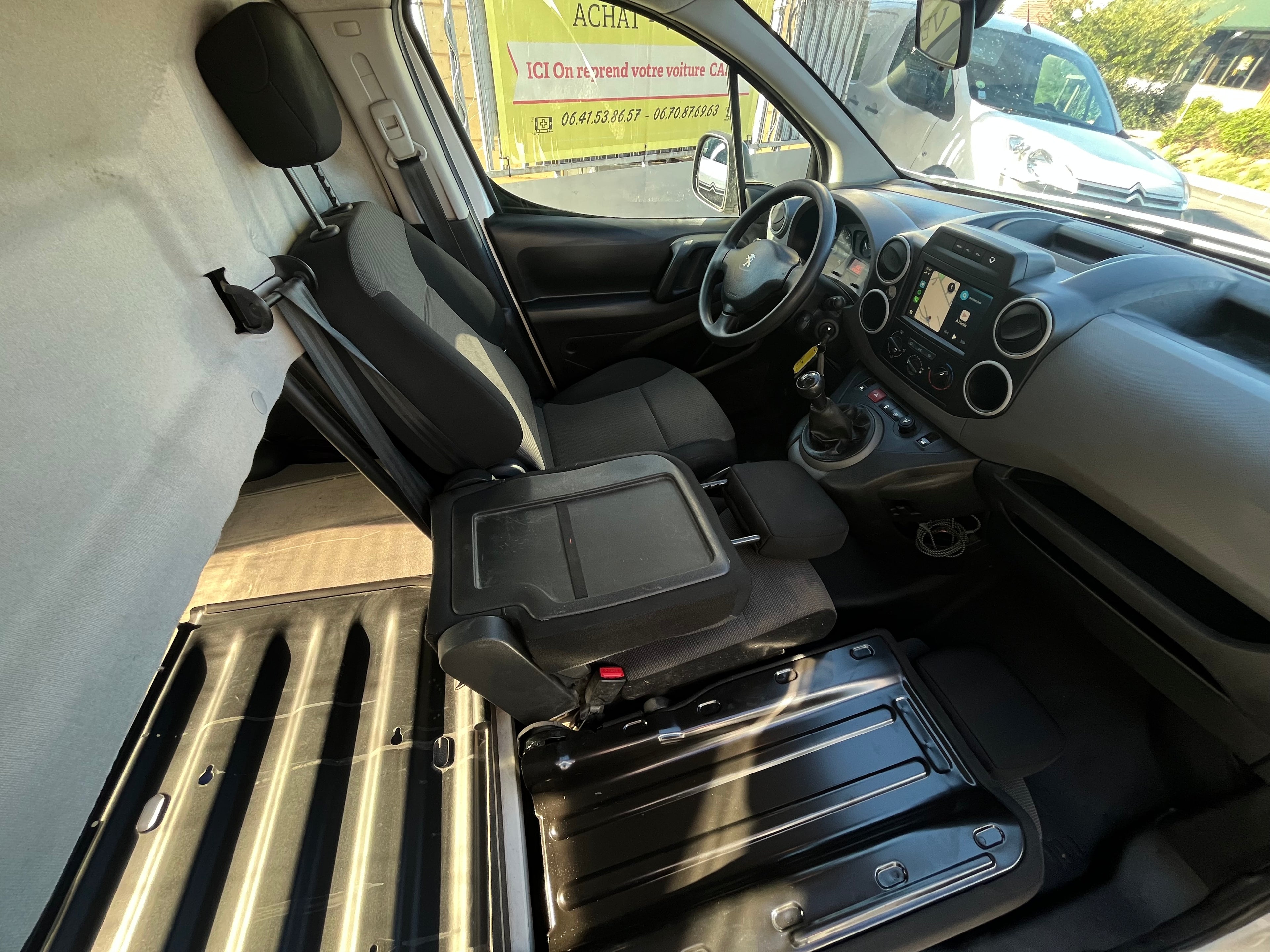 PEUGEOT PARTNER  FOURGON STANDARD   1.6 BLUEHDI  100ch  PREMIUM PACK  109 000 km