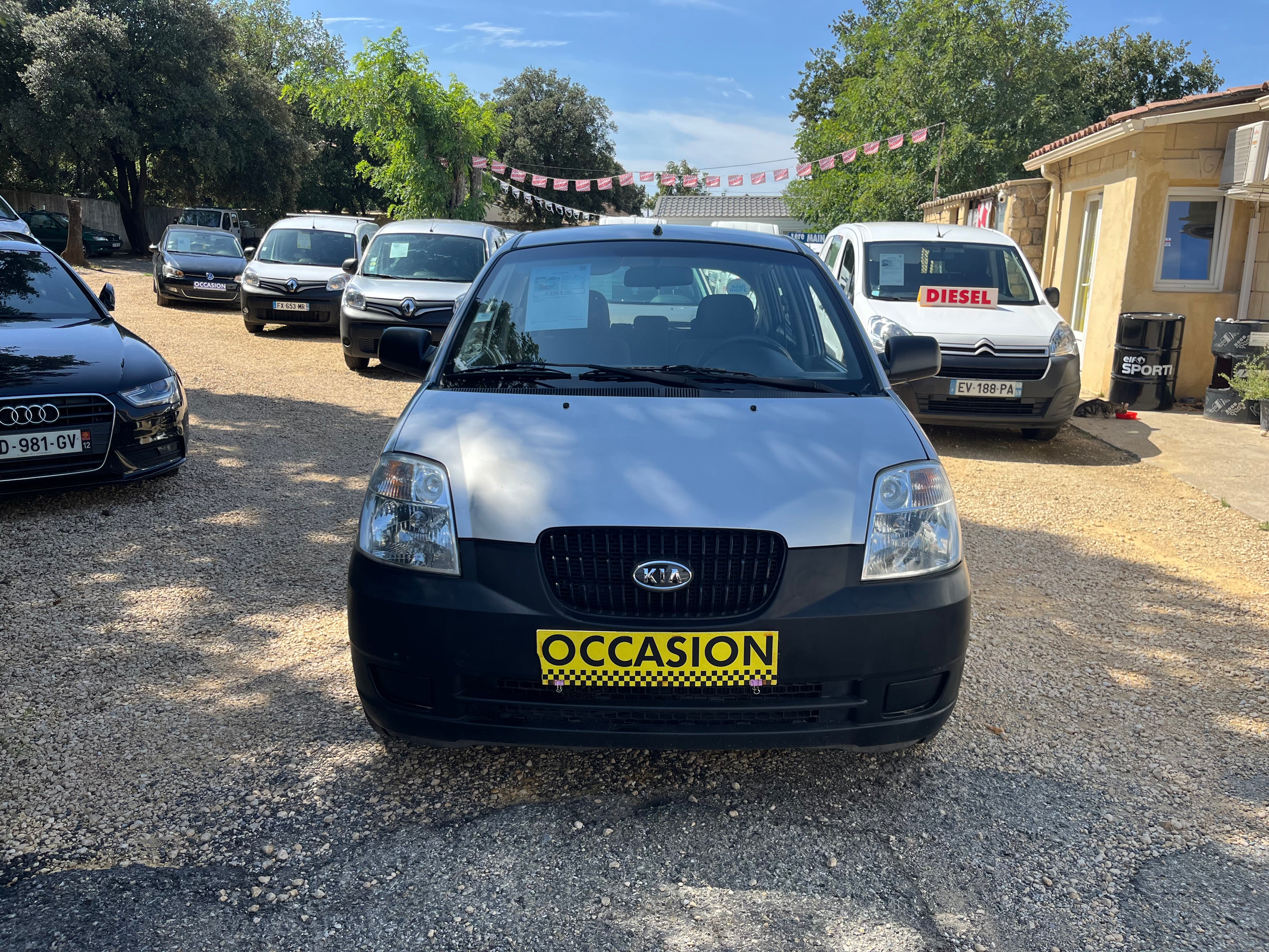 KIA   Picanto   1.0   61 ch   Essence  123 000 km