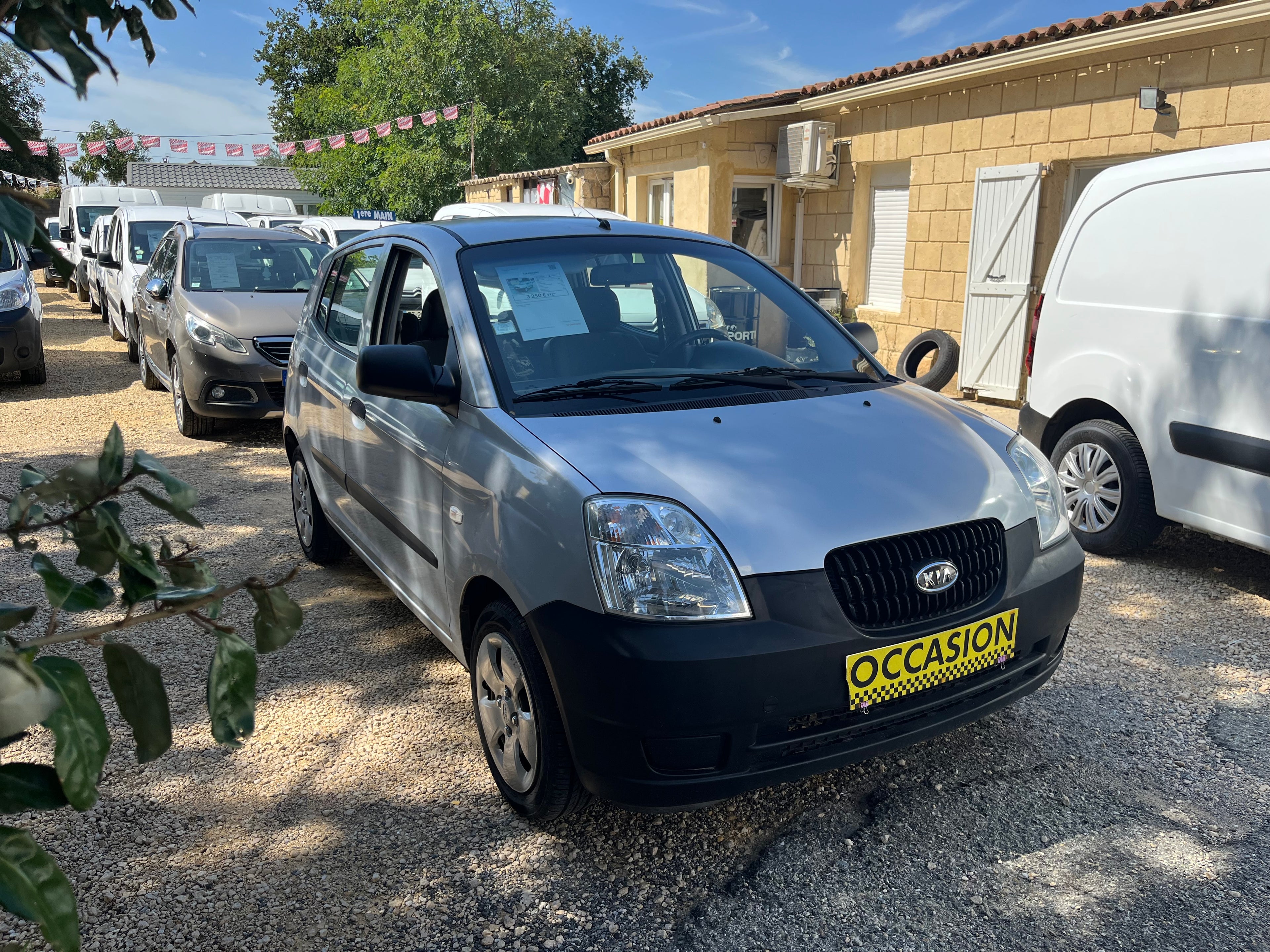 KIA   Picanto   1.0   61 ch   Essence  123 000 km