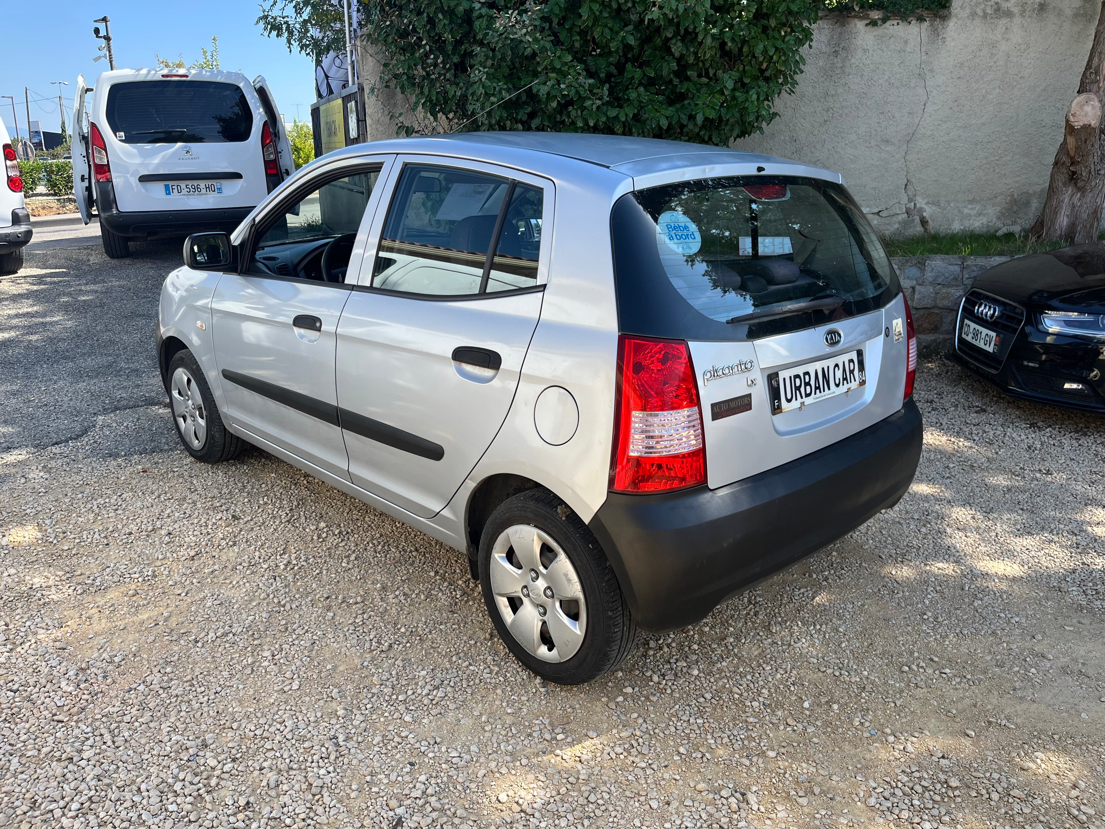 KIA   Picanto   1.0   61 ch   Essence  123 000 km