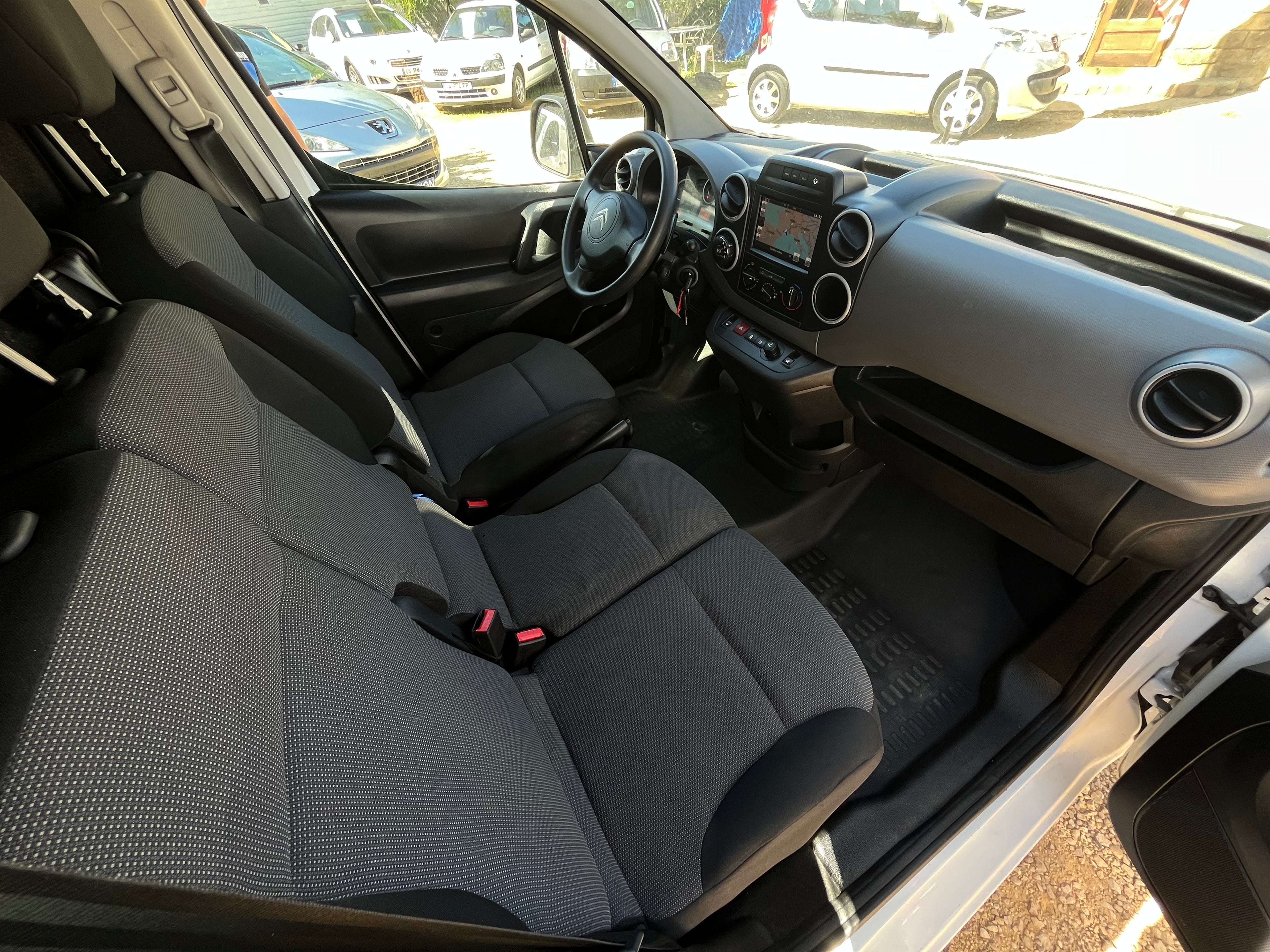 Citroën Berlingo  1.6 HDI  100ch  2018  150 700 km    Boîte de vitesse Automatique