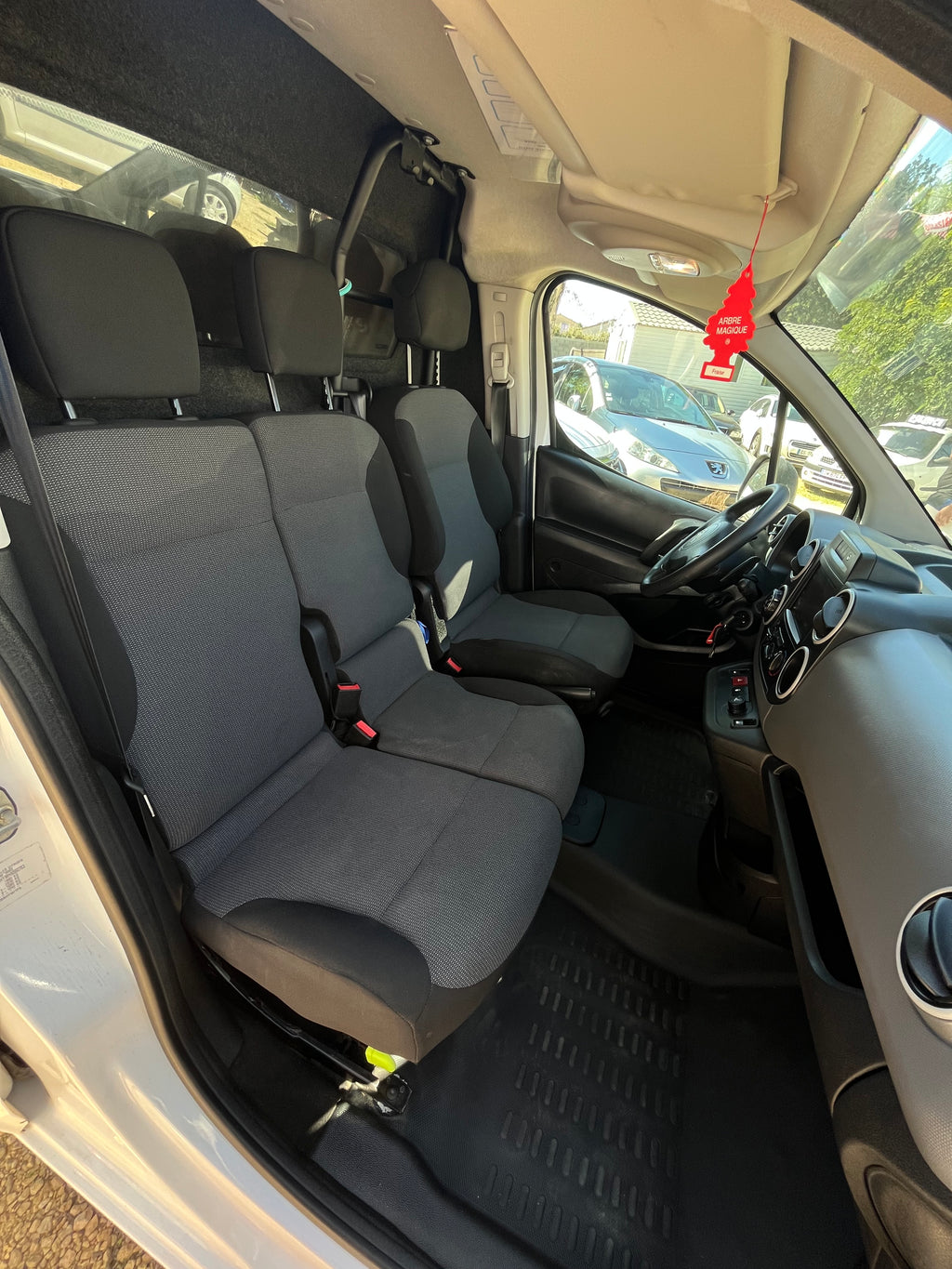 Citroën Berlingo  1.6 HDI  100ch  2018  150 700 km    Boîte de vitesse Automatique