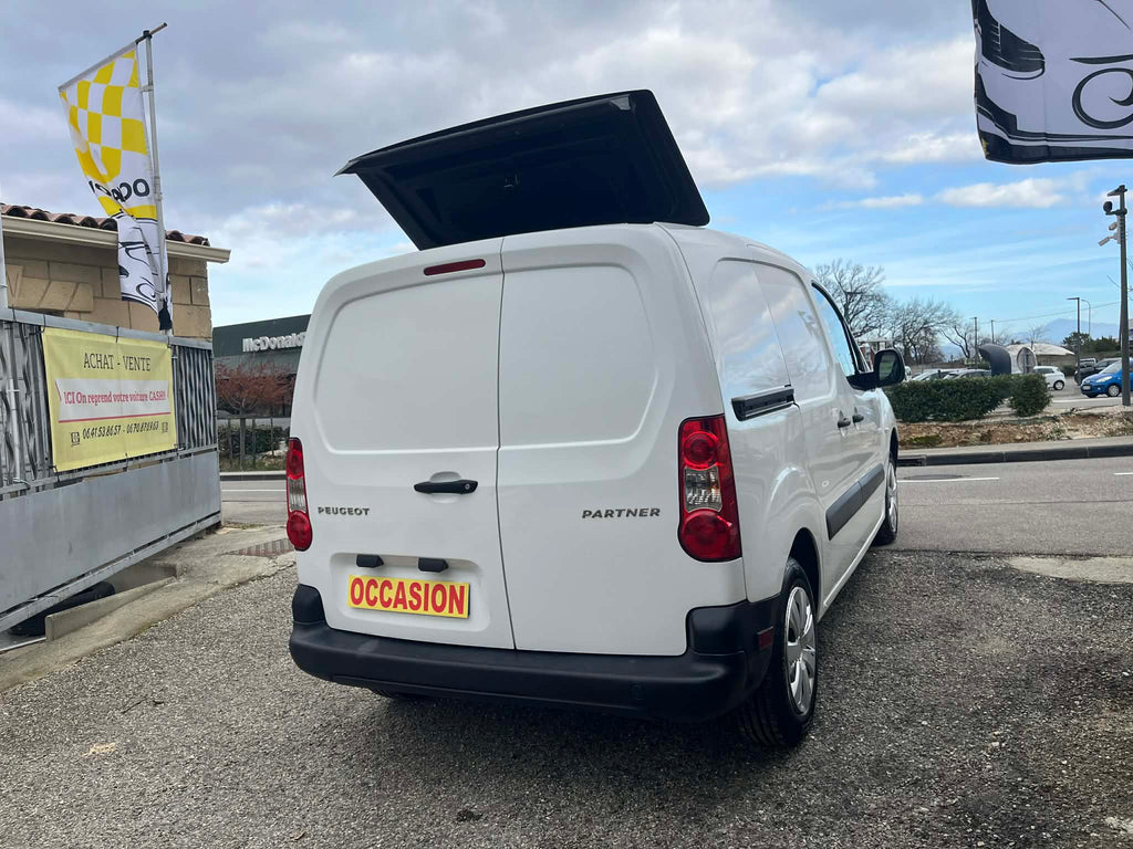 PEUGEOT PARTNER II      2018         107 000 km        DIESEL     100ch