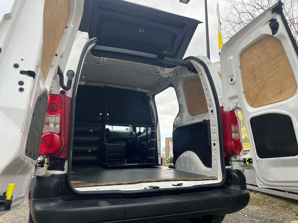 PEUGEOT PARTNER II      2018         107 000 km        DIESEL     100ch
