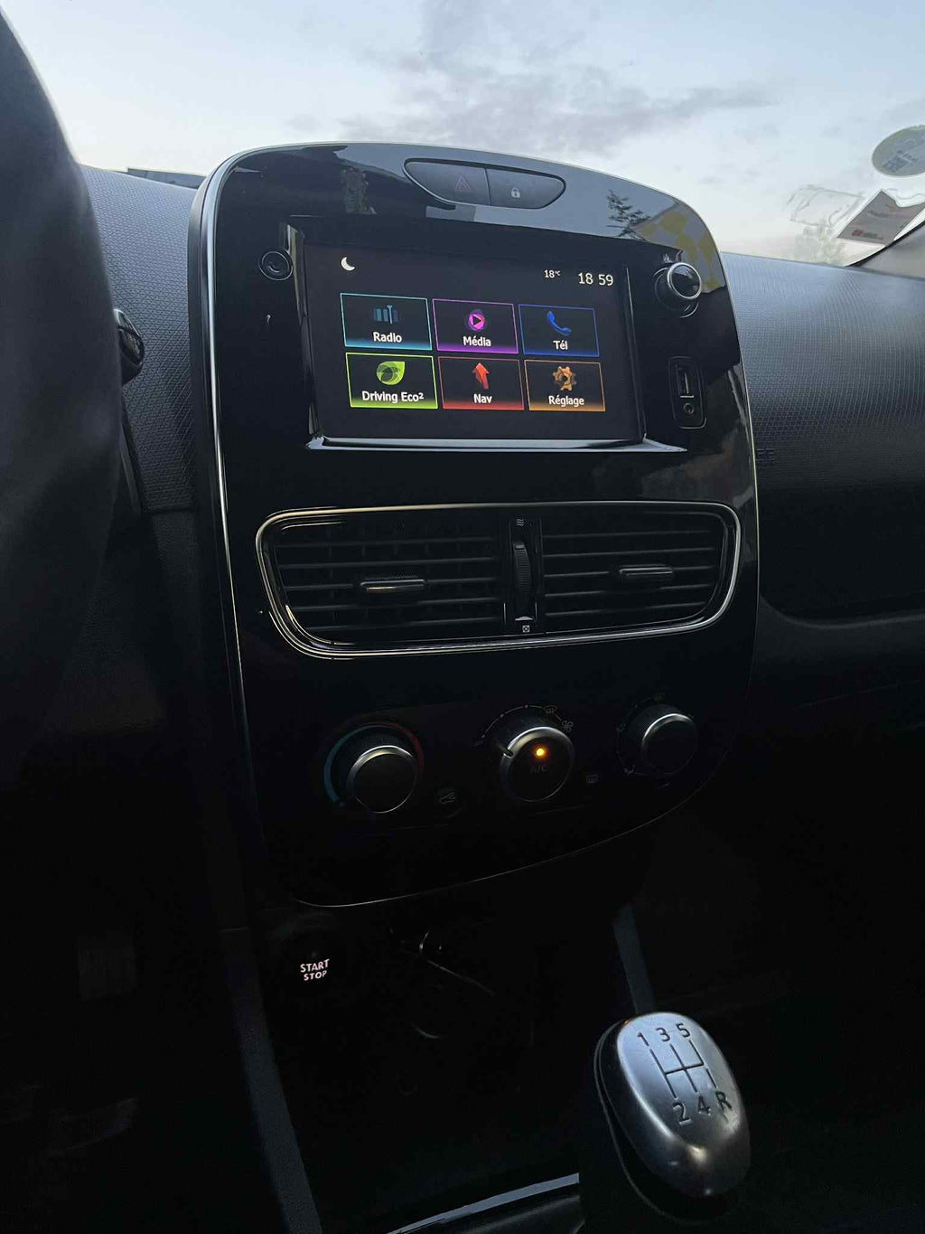 RENAULT CLIO IV (2) 1.5 DCI 75 ENERGY LIMITED