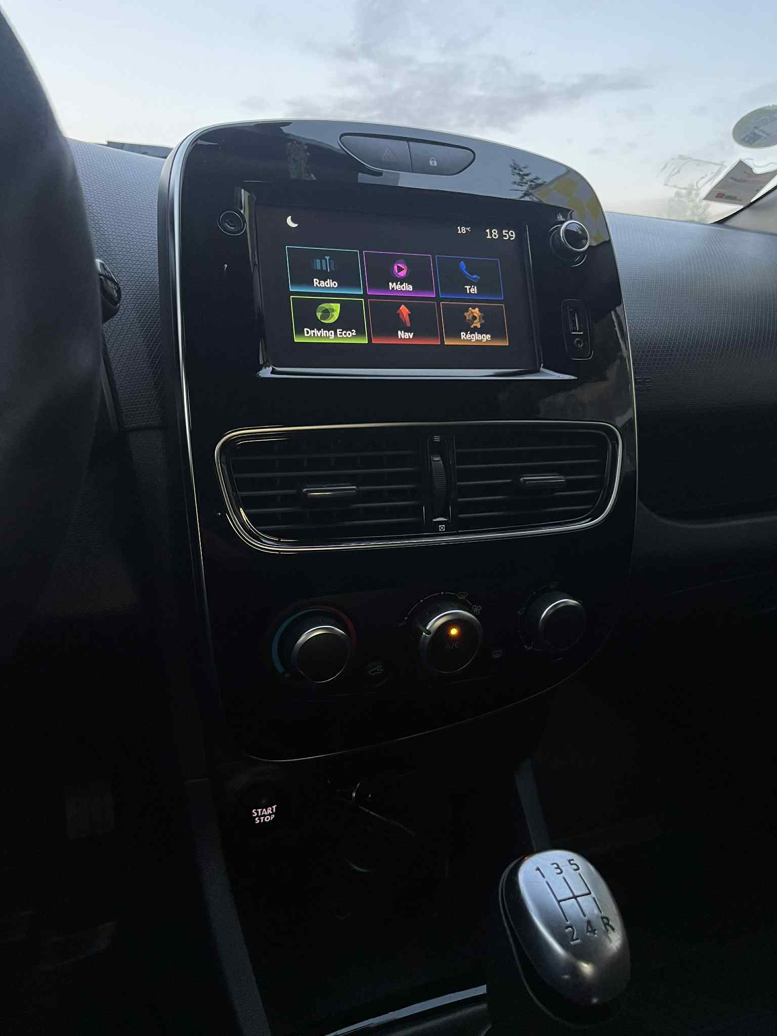 RENAULT CLIO IV (2) 1.5 DCI 75 ENERGY LIMITED