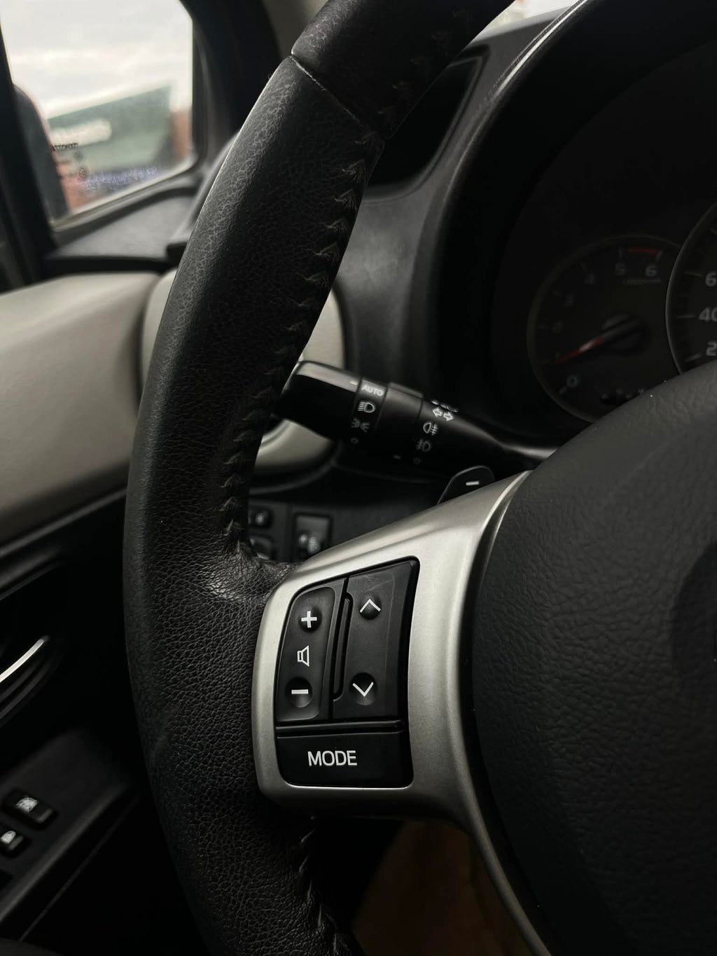 TOYOTA YARIS II    90ch  D-4D EXCELIA    Diesel   boite automatique