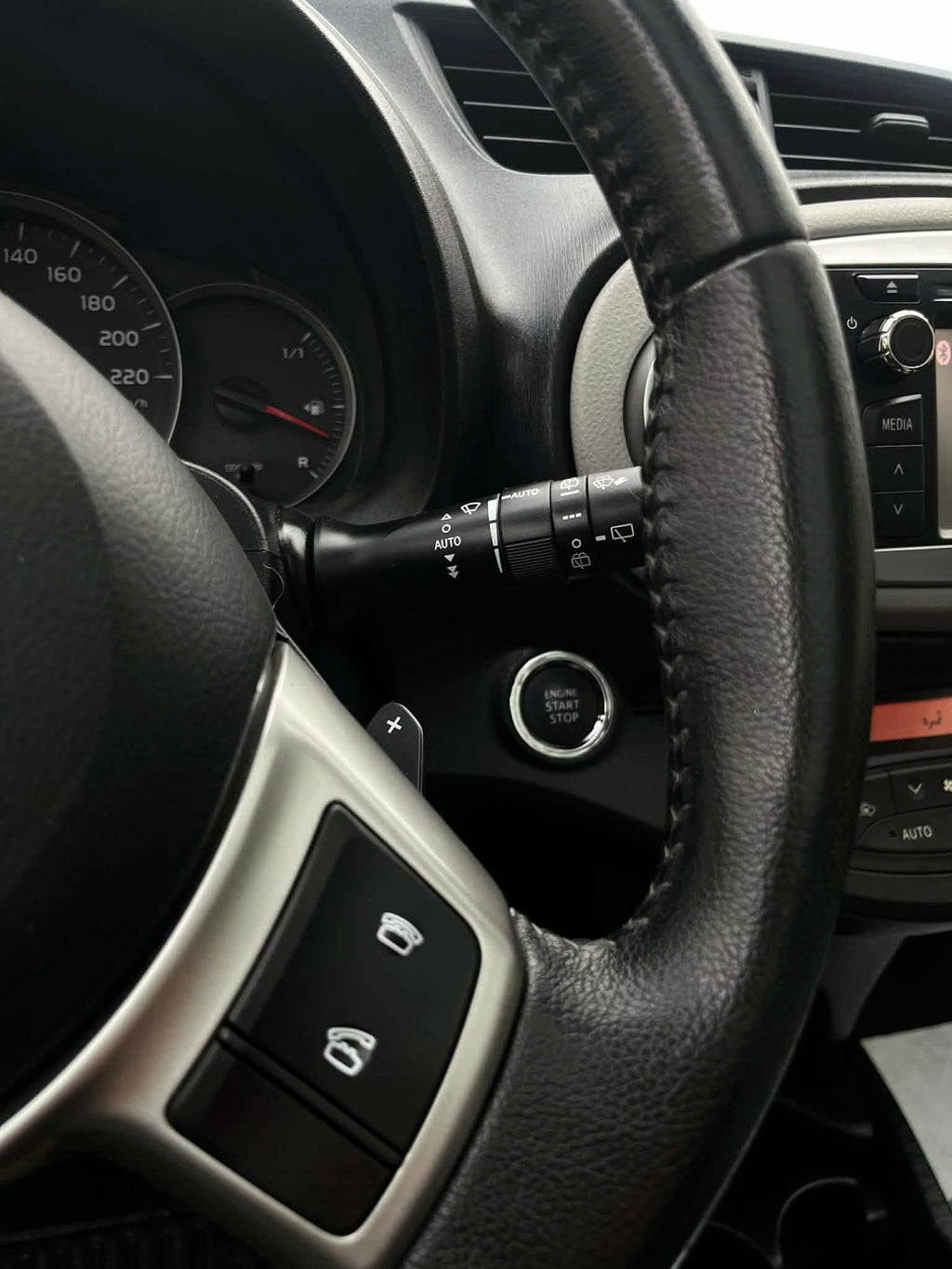 TOYOTA YARIS II    90ch  D-4D EXCELIA    Diesel   boite automatique